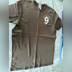Abercrombie & Fitch Brown Graphic '9' Short Sleeve Tee in Very Good condition